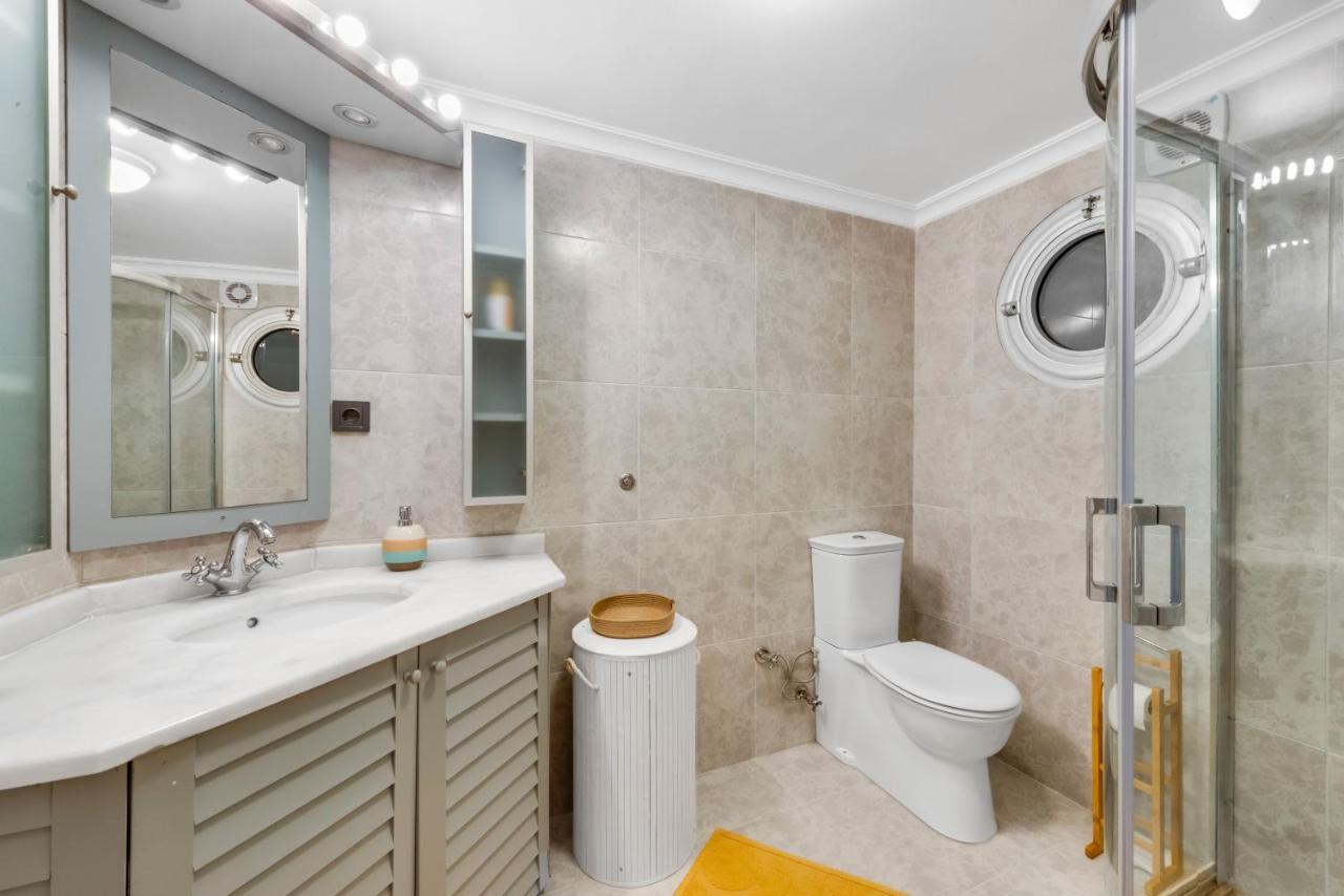 Modern Flat In The Heart Of Istanbul Apartment Екстериор снимка